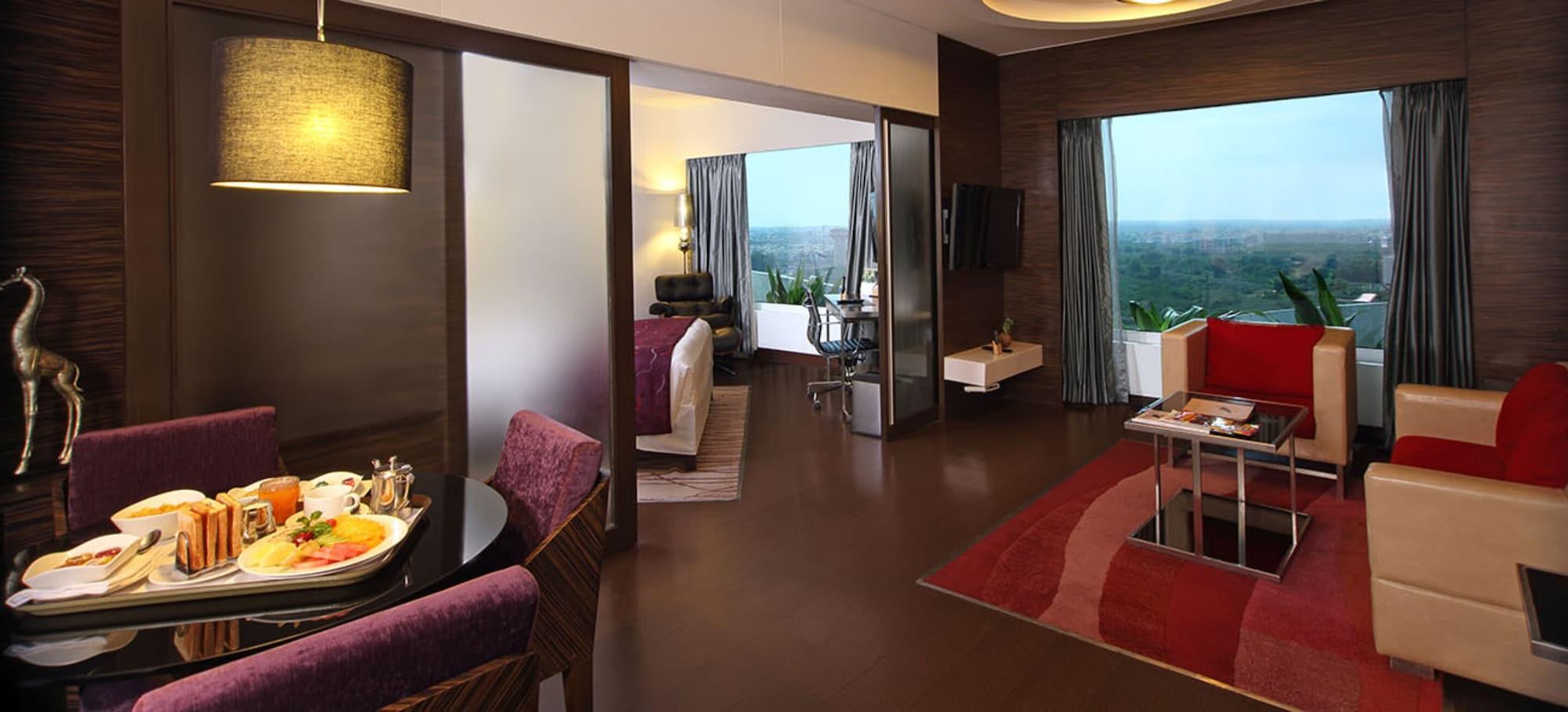 Fortune Select Sg Highway, Ahmedabad - Member Itc Hotels' Group מראה חיצוני תמונה