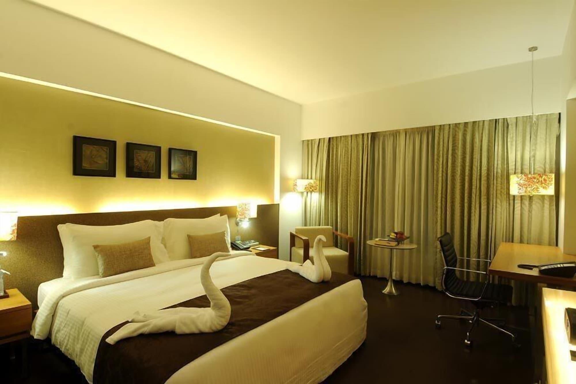 Fortune Select Sg Highway, Ahmedabad - Member Itc Hotels' Group מראה חיצוני תמונה