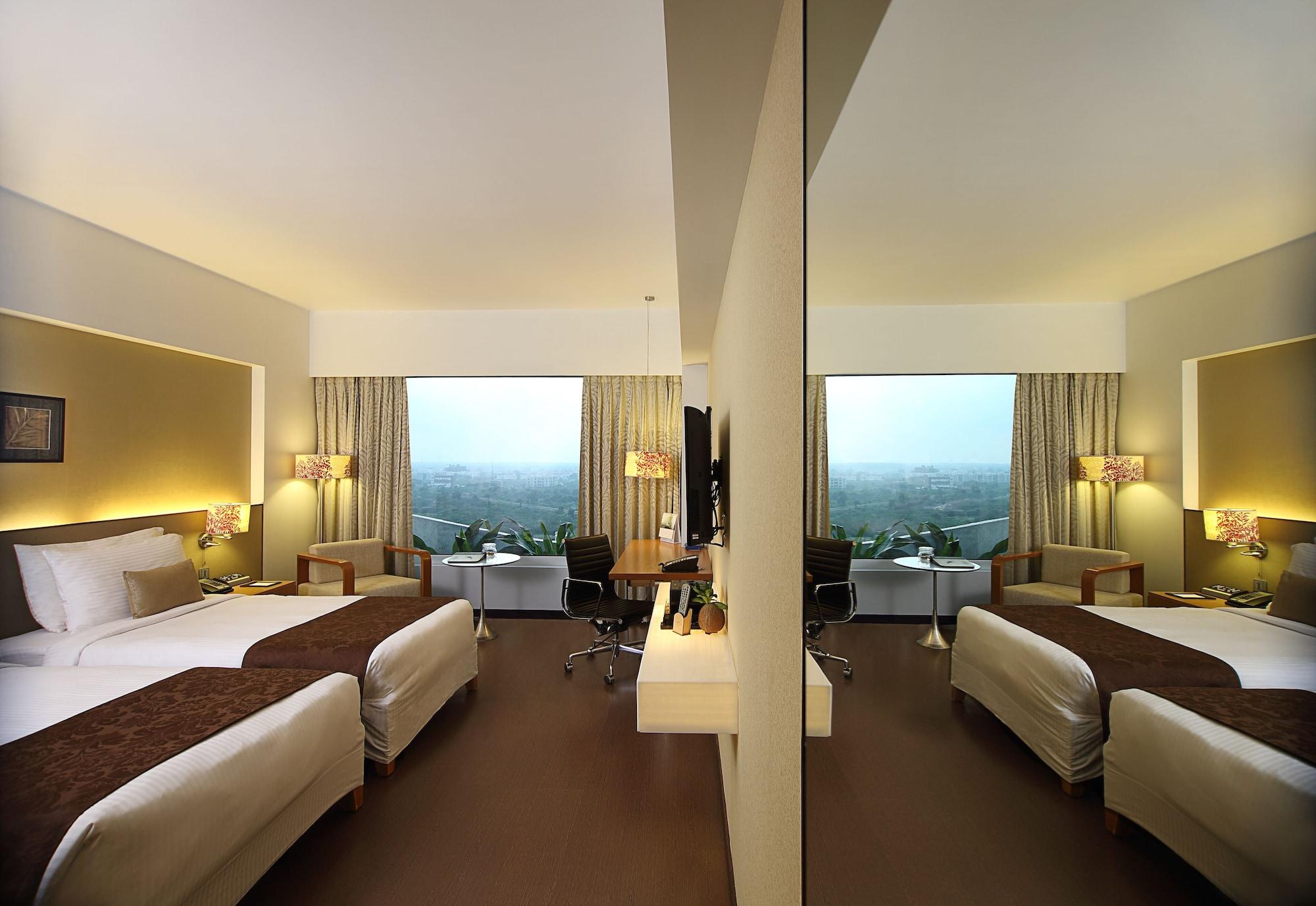 Fortune Select Sg Highway, Ahmedabad - Member Itc Hotels' Group מראה חיצוני תמונה