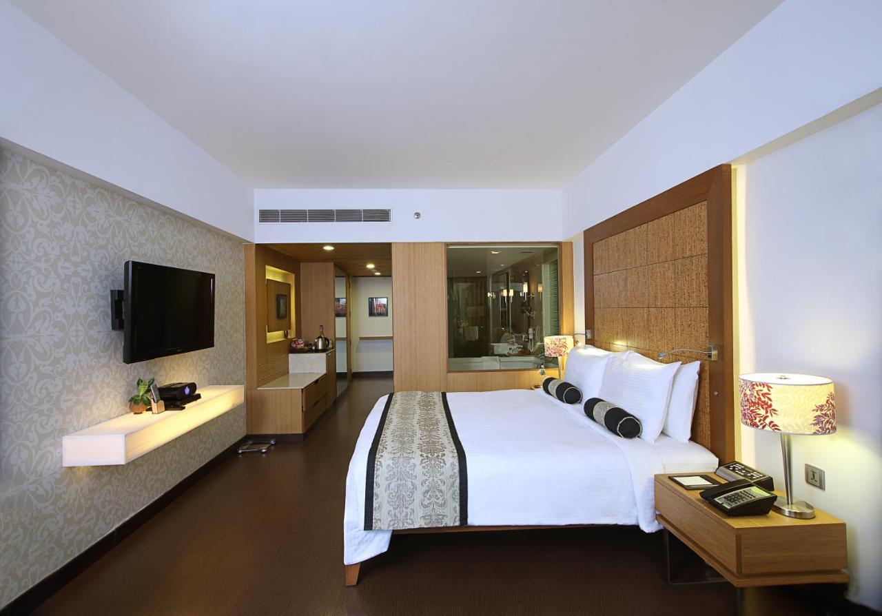 Fortune Select Sg Highway, Ahmedabad - Member Itc Hotels' Group מראה חיצוני תמונה