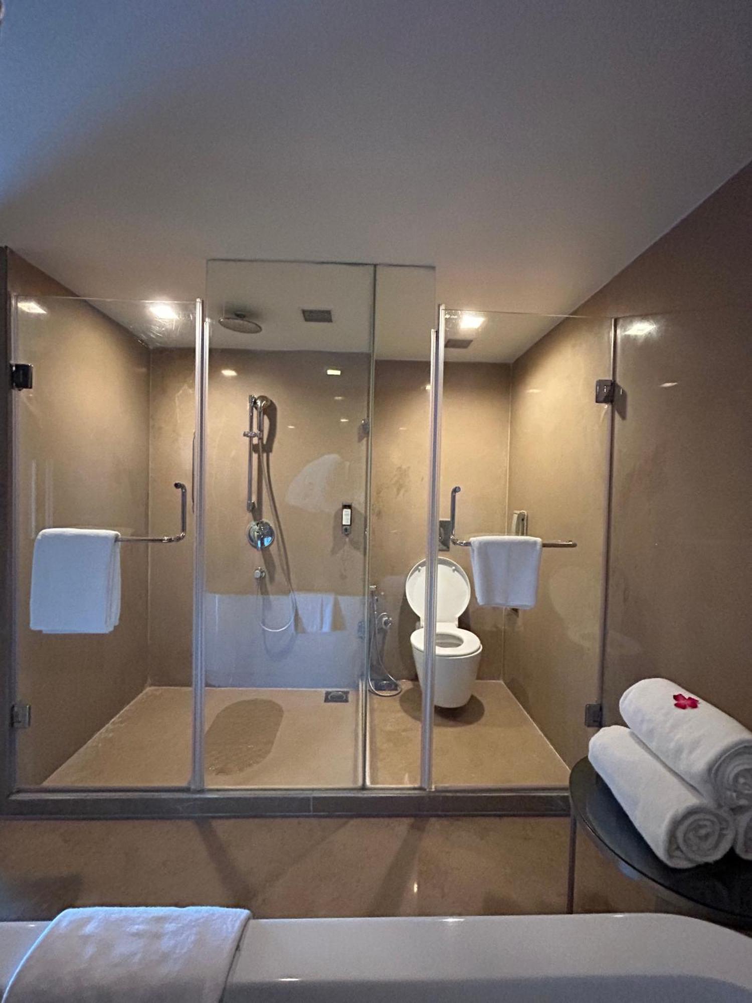 Fortune Select Sg Highway, Ahmedabad - Member Itc Hotels' Group מראה חיצוני תמונה