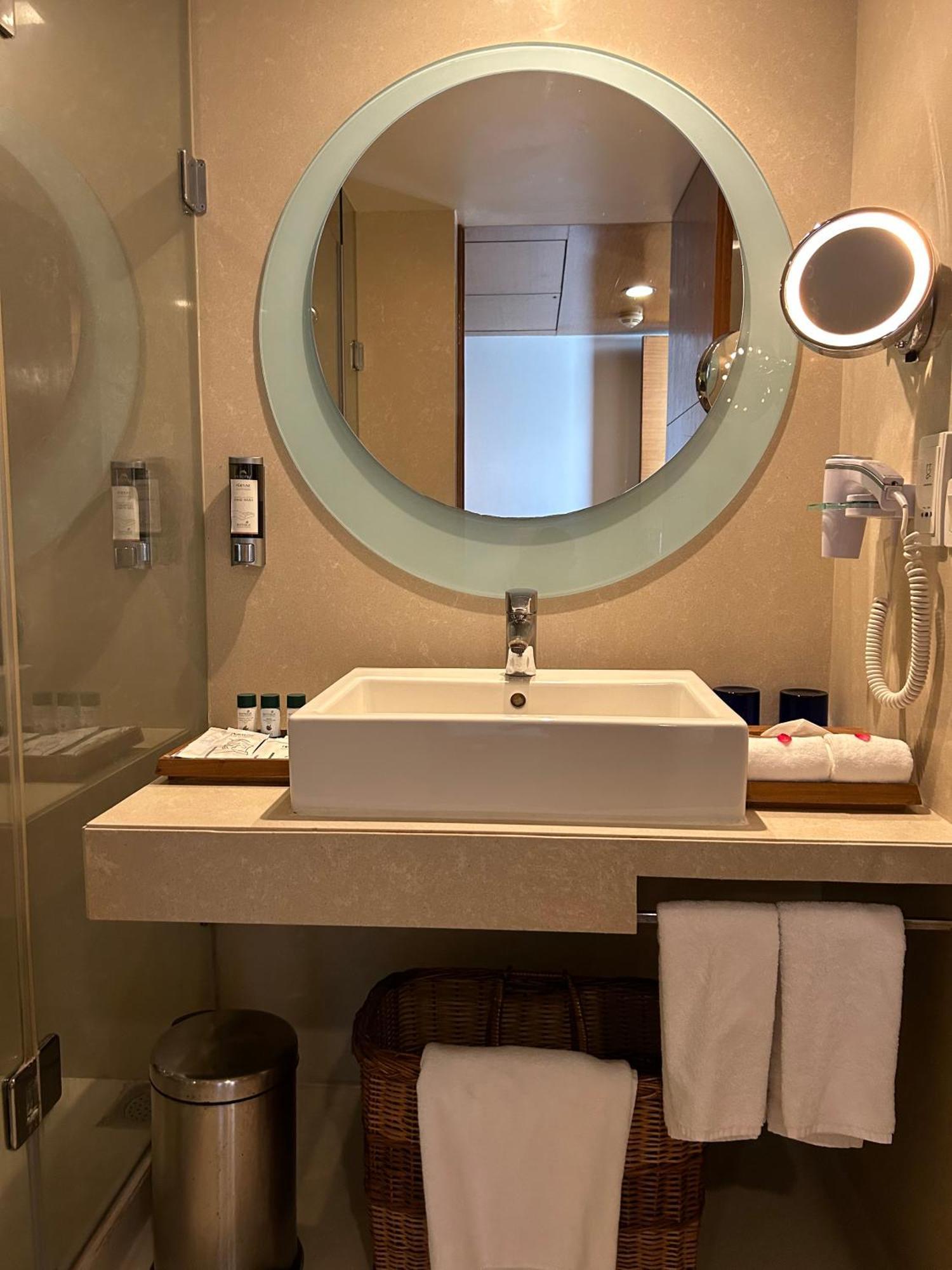 Fortune Select Sg Highway, Ahmedabad - Member Itc Hotels' Group מראה חיצוני תמונה