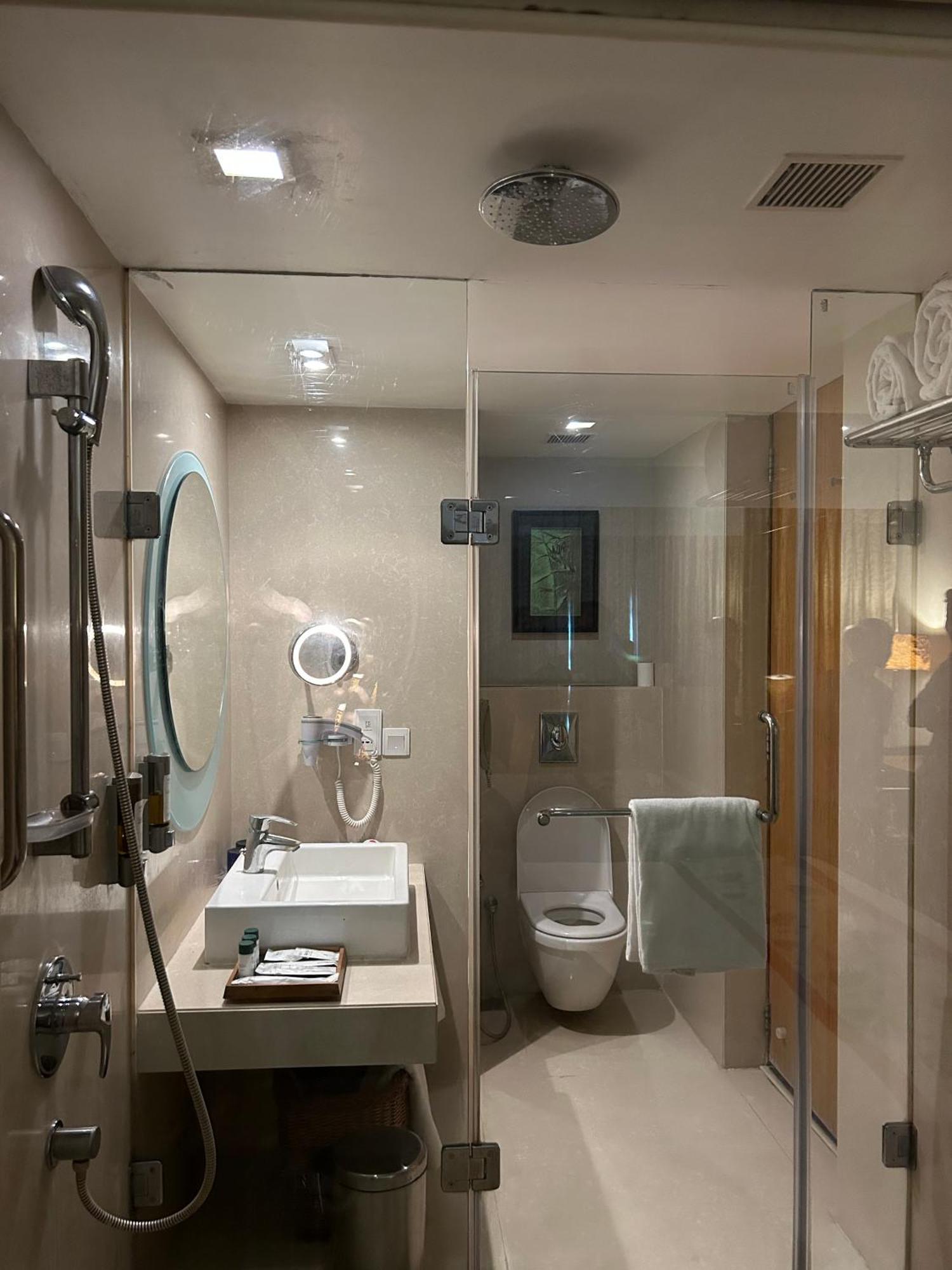 Fortune Select Sg Highway, Ahmedabad - Member Itc Hotels' Group מראה חיצוני תמונה