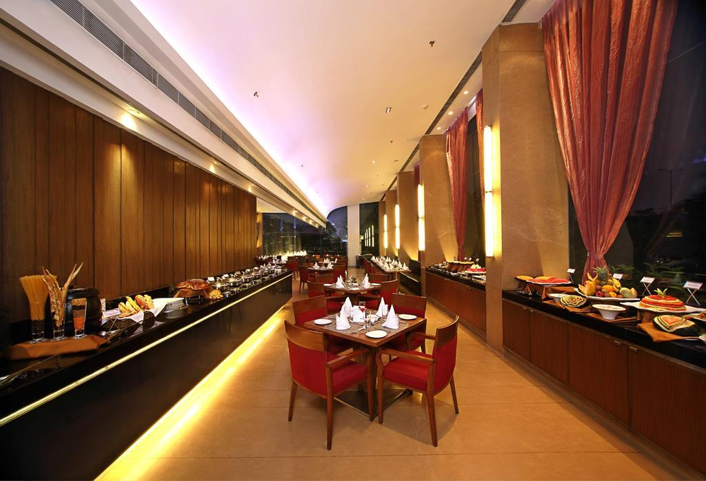 Fortune Select Sg Highway, Ahmedabad - Member Itc Hotels' Group מראה חיצוני תמונה