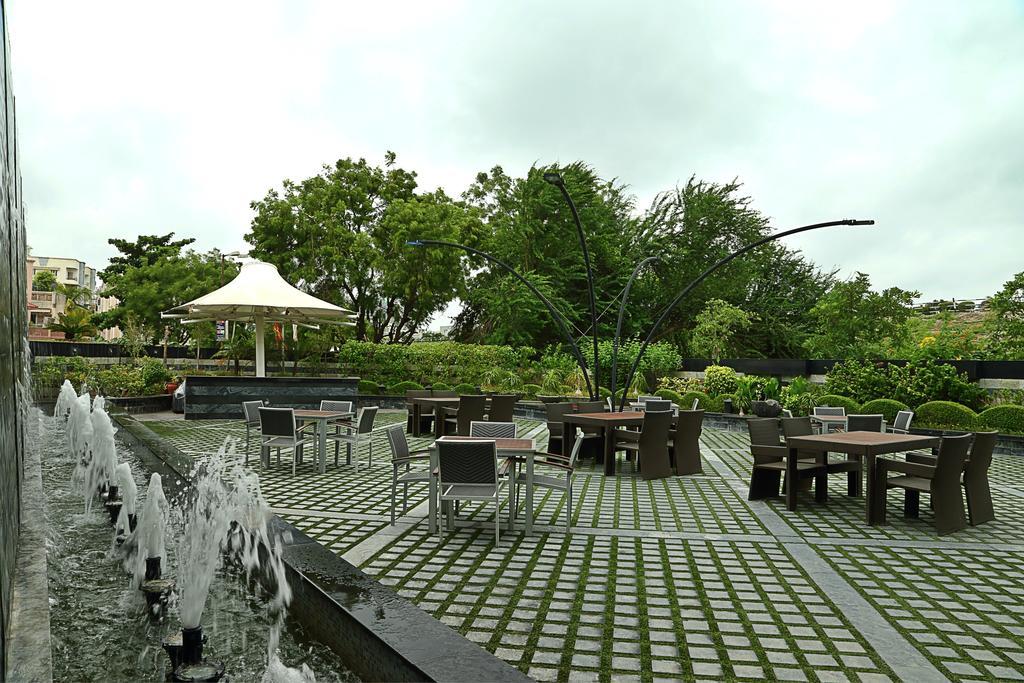 Fortune Select Sg Highway, Ahmedabad - Member Itc Hotels' Group מראה חיצוני תמונה