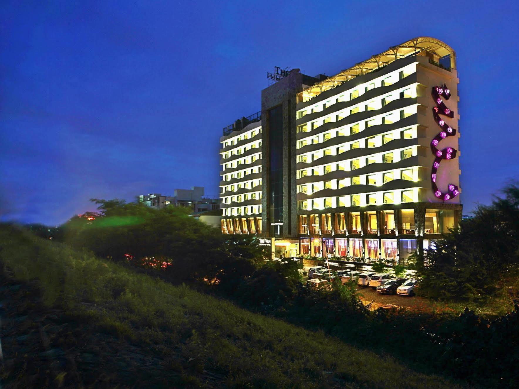 Fortune Select Sg Highway, Ahmedabad - Member Itc Hotels' Group מראה חיצוני תמונה